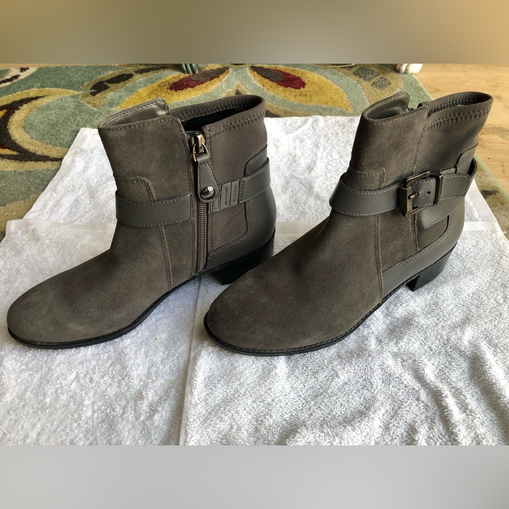 Isaac Mizrahi Gray Suede Ankle Boots